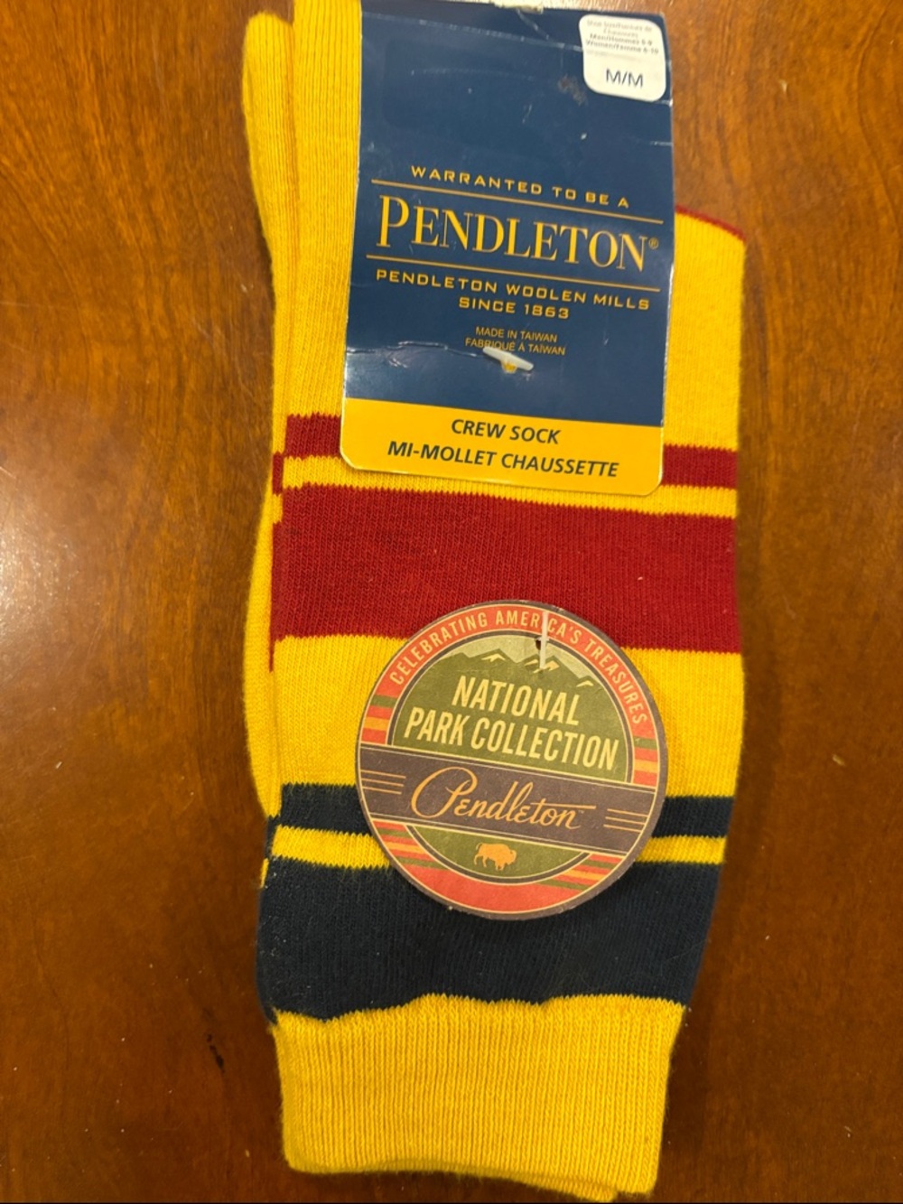 Pendleton Men’s & Women’s Yellowstone National Parks Crew Striped Socks. NWT - Picture 5 of 9